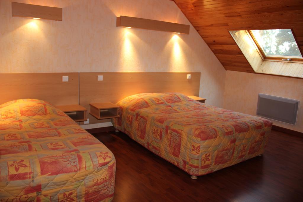 Hotel Restaurant Logis La Meridienne Anglards de Saint Flour Zimmer foto