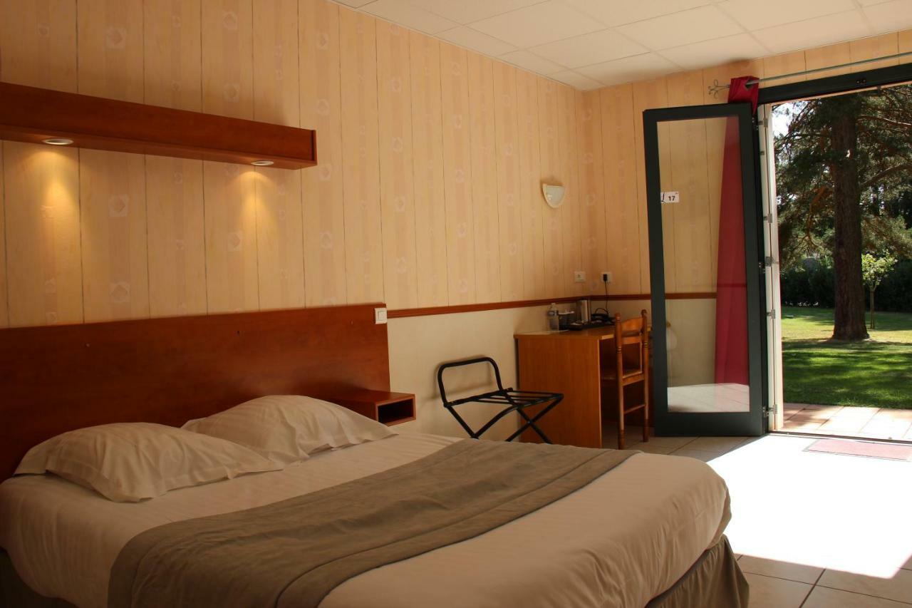 Hotel Restaurant Logis La Meridienne Anglards de Saint Flour Exterior foto